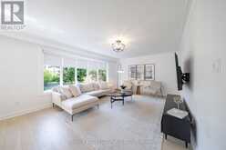 103 WEST DEANE PARK DRIVE | Toronto Ontario | Slide Image Six
