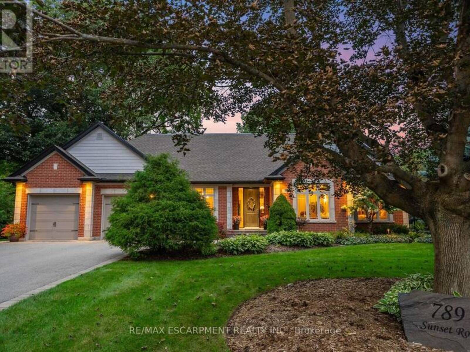 789 SUNSET ROAD, Burlington, Ontario L7T 3X3