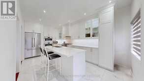 13 LEDGEROCK ROAD | Brampton Ontario | Slide Image Eight