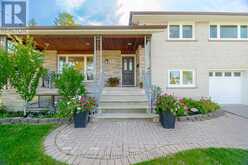 33 BELLEGLADE COURT | Toronto Ontario | Slide Image Five