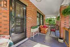 228 SHERMAN AVENUE S | Hamilton Ontario | Slide Image Four