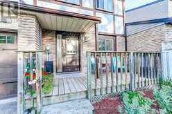 34 BANNER CRESCENT | Ajax Ontario | Slide Image Four