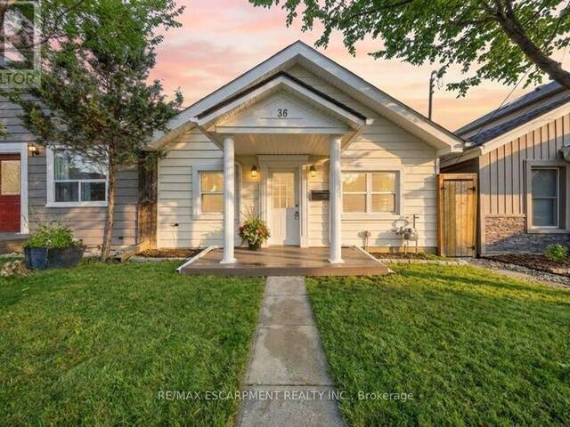 36 QUEENSDALE AVENUE W Hamilton Ontario, L9C 1B5 - 3 Bedrooms Home For Sale
