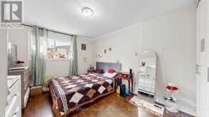 15 GAINSBOROUGH ROAD | Brampton Ontario | Slide Image Four