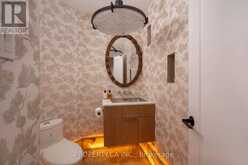 72 DEVONSLEIGH BOULEVARD | Richmond Hill Ontario | Slide Image Six