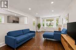 8 DAVIES CRESCENT | Toronto Ontario | Slide Image Three