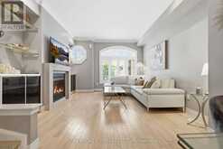 39 LOBO MEWS | Toronto Ontario | Slide Image Thirteen