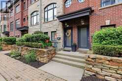 39 LOBO MEWS | Toronto Ontario | Slide Image Twenty-four