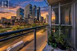 541 - 15 ICEBOAT TERRACE | Toronto Ontario | Slide Image Thirty