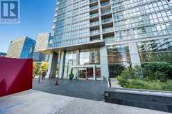 541 - 15 ICEBOAT TERRACE | Toronto Ontario | Slide Image Three