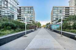 541 - 15 ICEBOAT TERRACE | Toronto Ontario | Slide Image Four