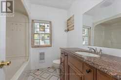 311 LAKE DRIVE N | Georgina Ontario | Slide Image Nineteen