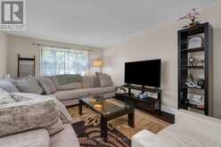 17 BENJAMIN LANE | Barrie Ontario | Slide Image Seven
