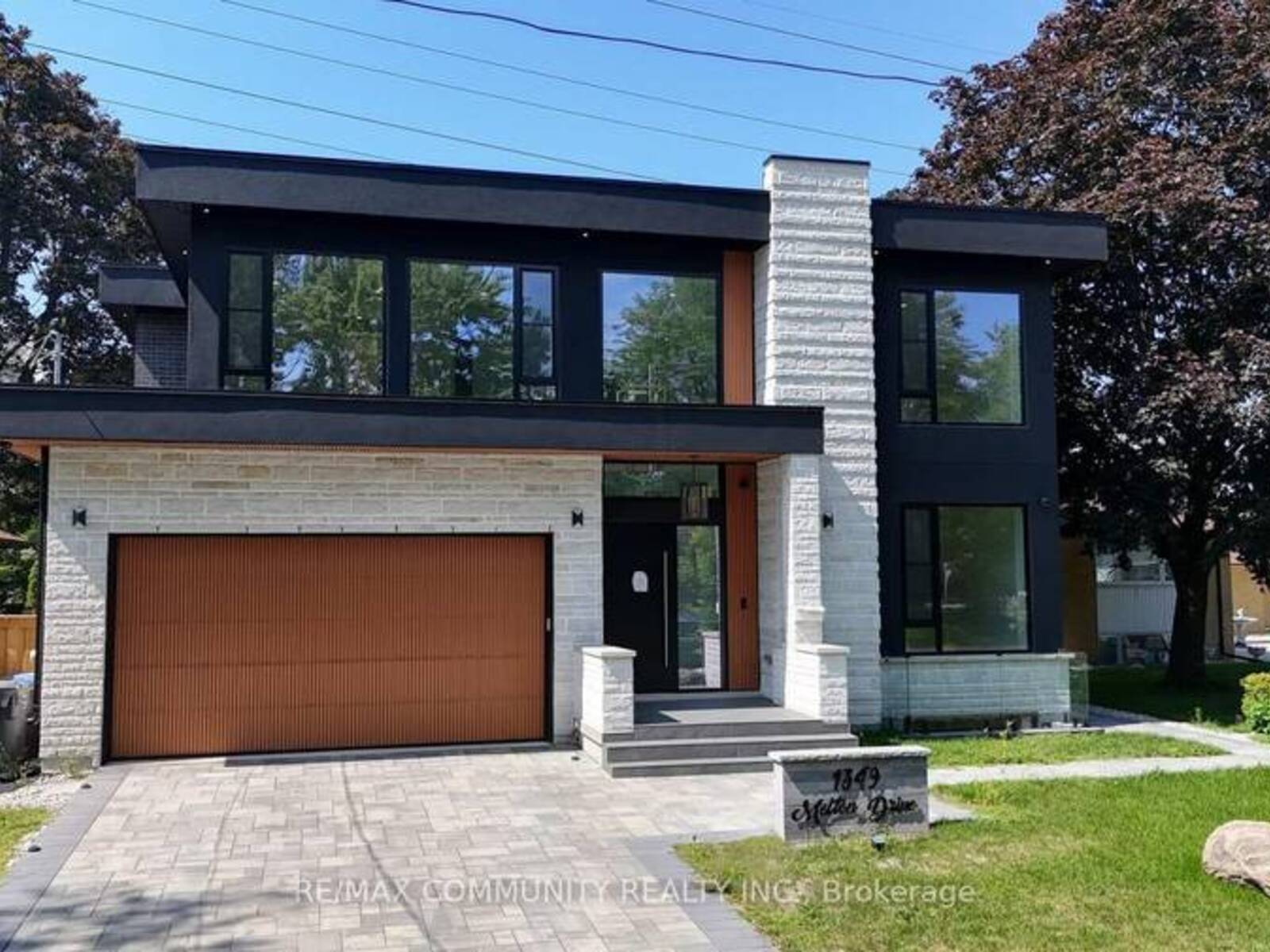 1349 MELTON DRIVE, Mississauga, Ontario L4Y 1L6