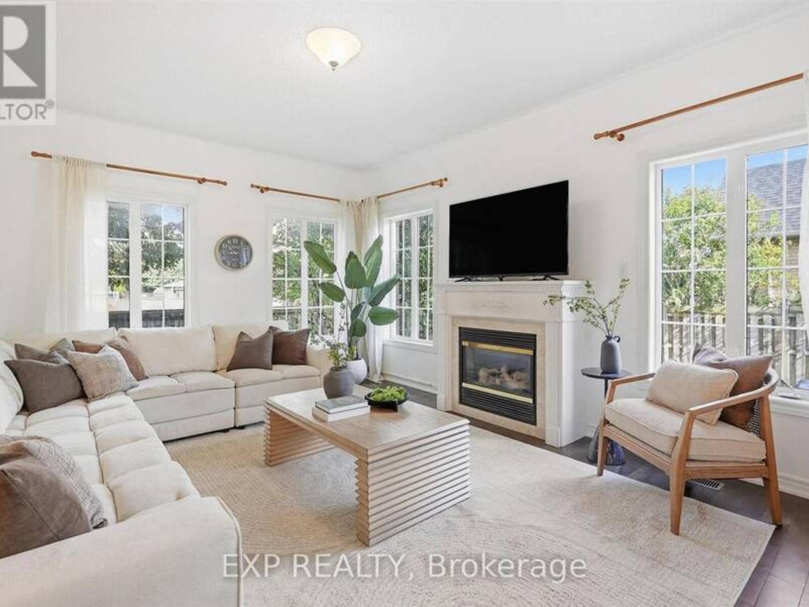 1046 AGRAM DRIVE, Oakville, Ontario L6H 7L6