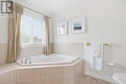 1046 AGRAM DRIVE | Oakville Ontario | Slide Image Thirty-three