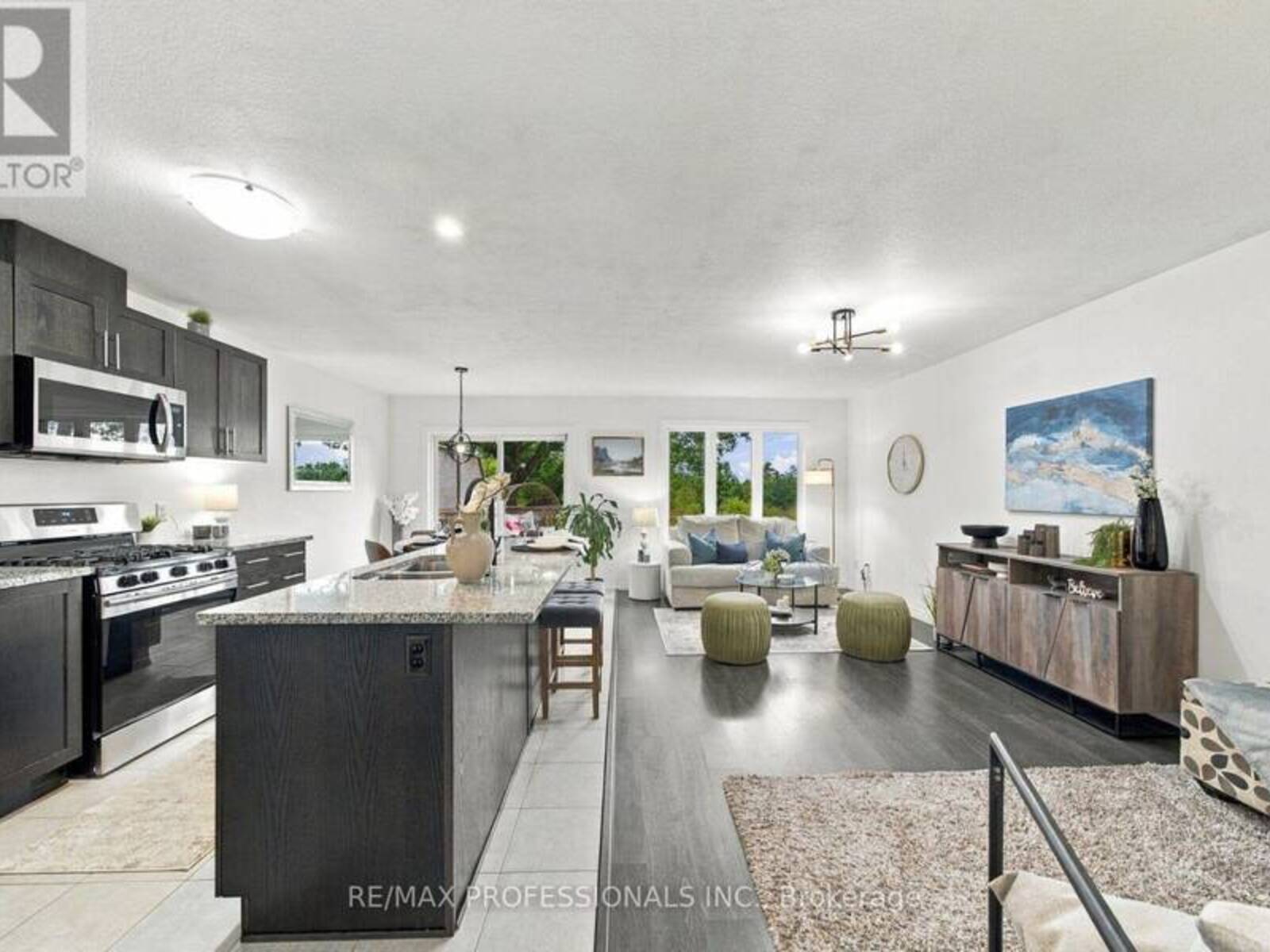 31 - 135 HARDCASTLE DRIVE, Cambridge, Ontario N1S 0B6