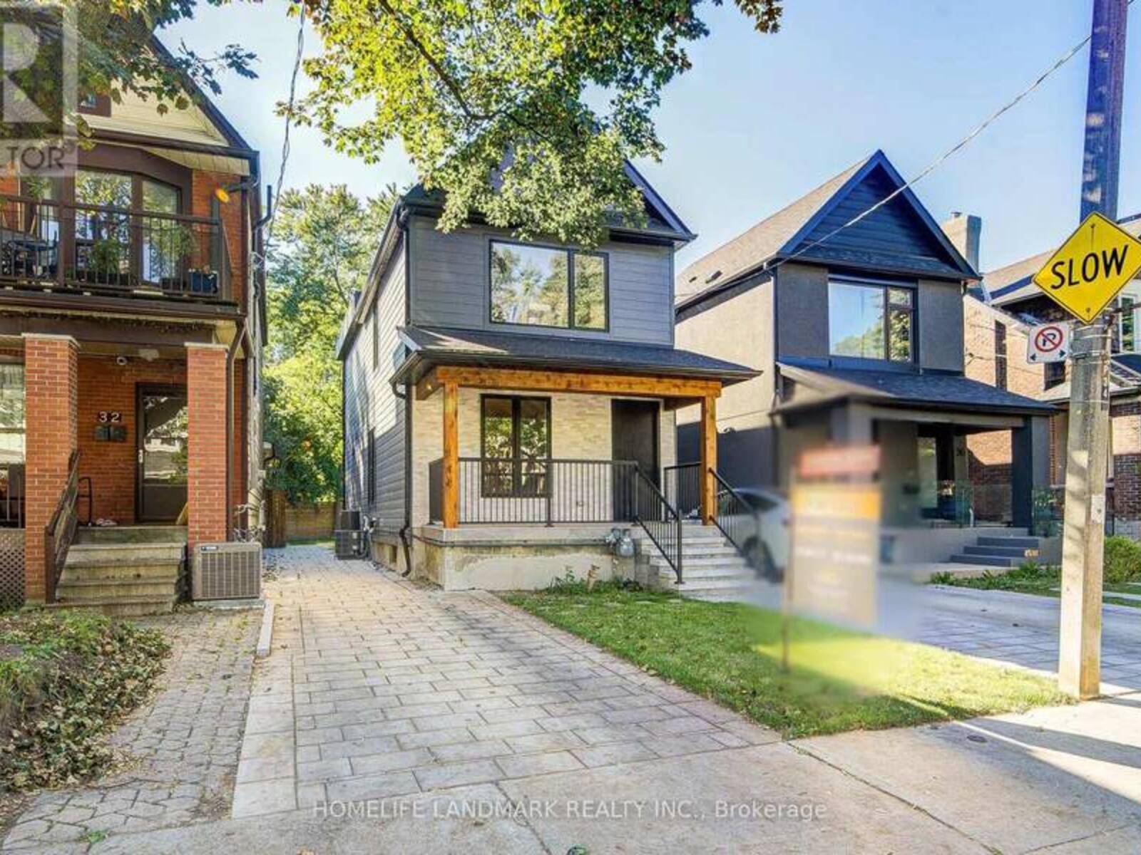 34 HIAWATHA ROAD, Toronto, Ontario M4L 2X8