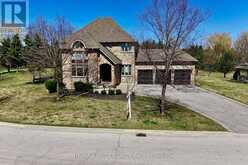 10 FARMCREST COURT | Nobleton Ontario | Slide Image Three