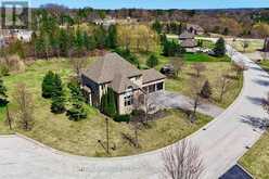 10 FARMCREST COURT | Nobleton Ontario | Slide Image Four
