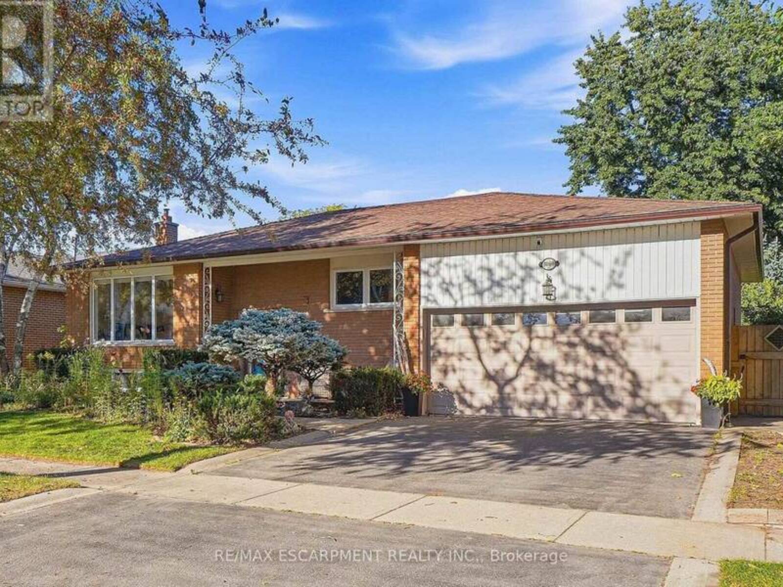 1060 DOWLAND CRESCENT, Burlington, Ontario L7T 4C8