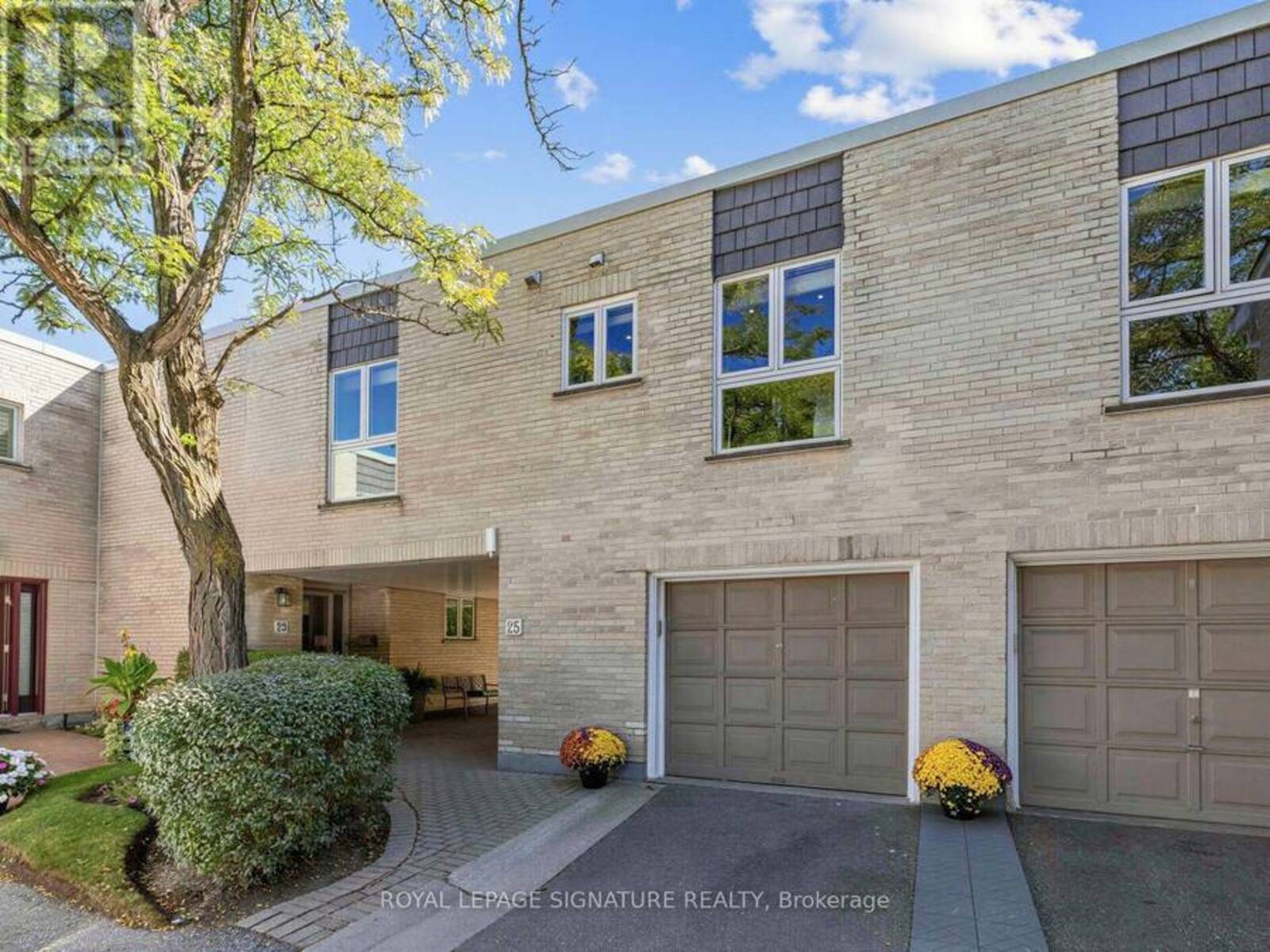 25 PROUDBANK MILLWAY, Toronto, Ontario M2L 1P3