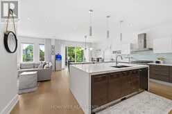 90 MCGILLIVRAY AVENUE | Toronto Ontario | Slide Image Seven