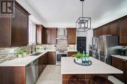 18 SHORTEN PLACE | Ajax Ontario | Slide Image Thirteen