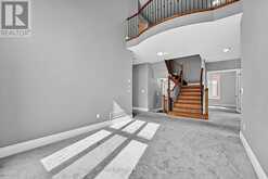 55 SANFORD CIRCLE | Springwater Ontario | Slide Image Nine
