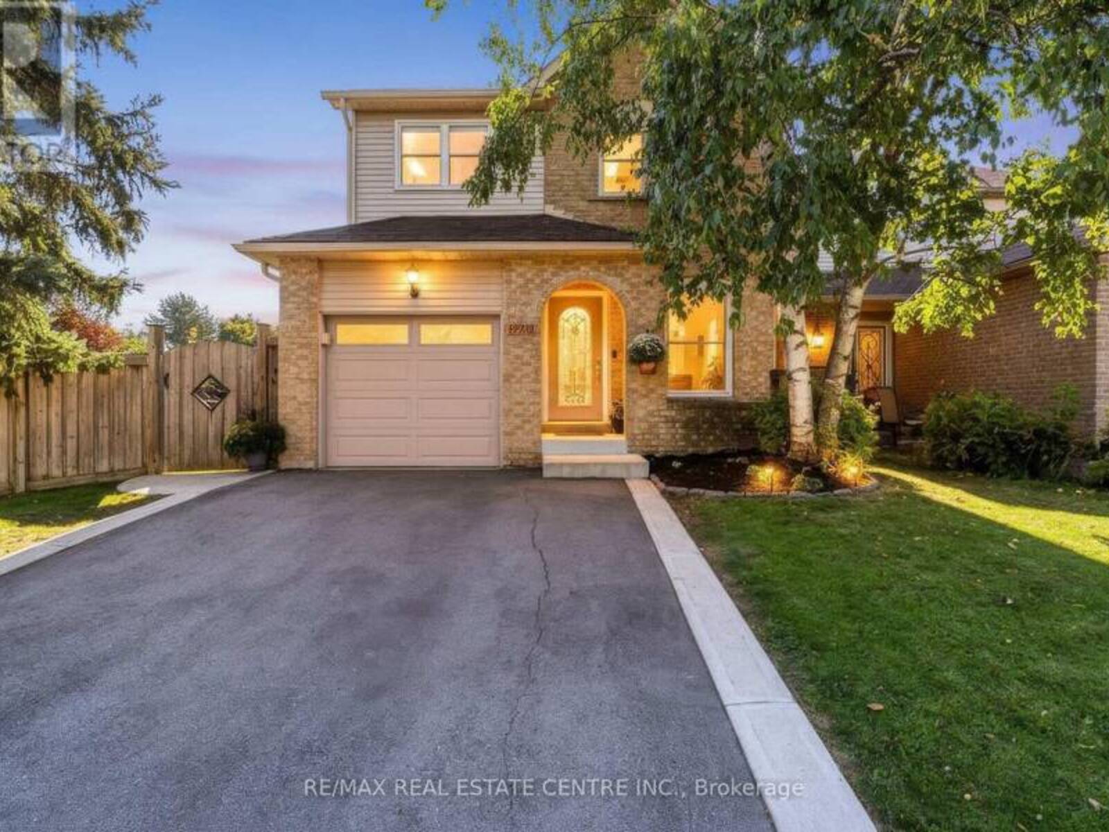 220 HARVEST DRIVE, Milton, Ontario L9T 4T3