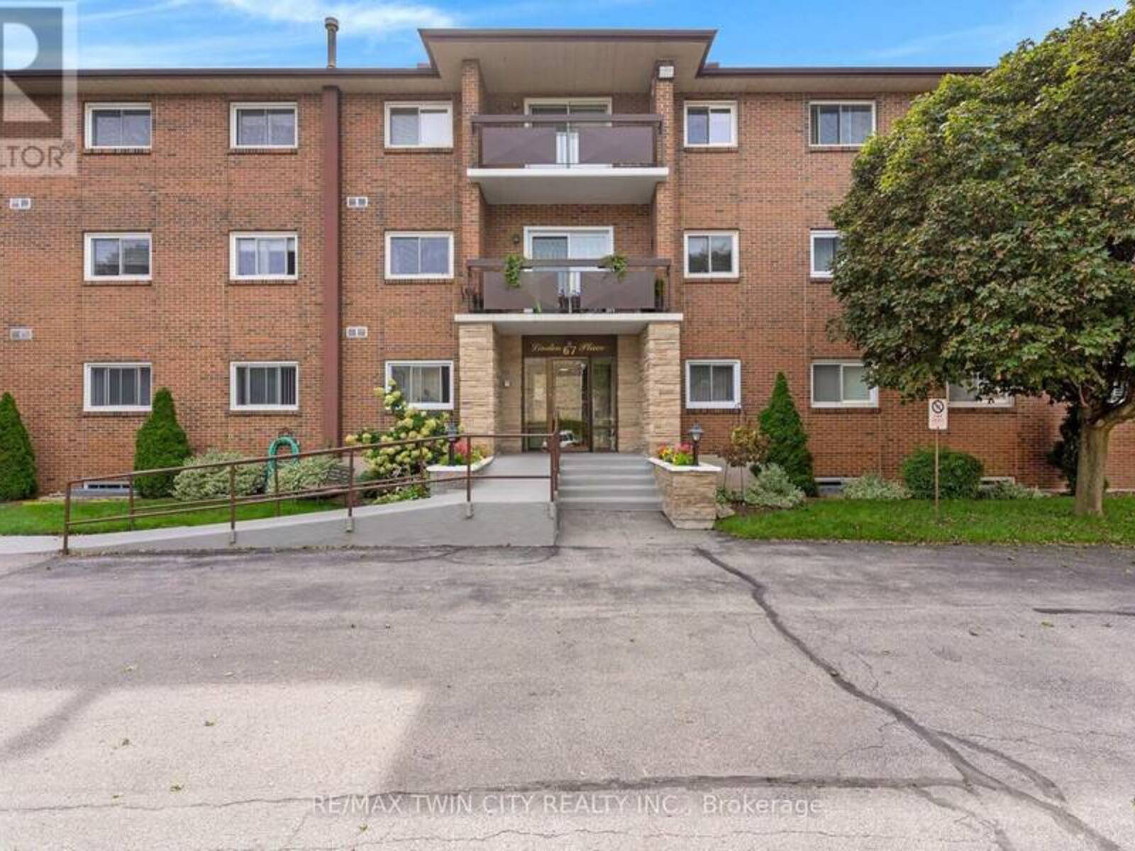 206 - 67 BRECKENRIDGE DRIVE, Kitchener, Ontario N2B 3R8