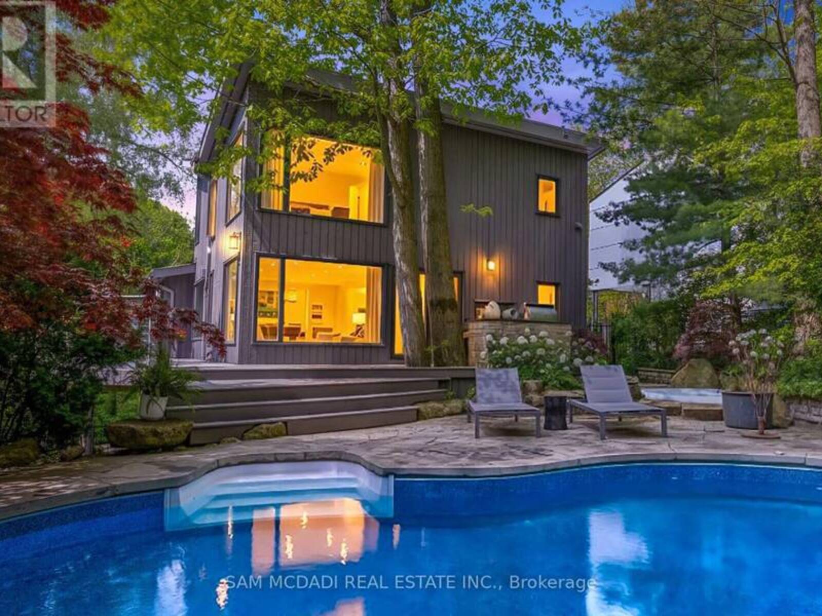 1273 QUEEN VICTORIA AVENUE, Mississauga, Ontario L5H 3H2