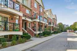 5 - 19 HAYS BOULEVARD | Oakville Ontario | Slide Image Three