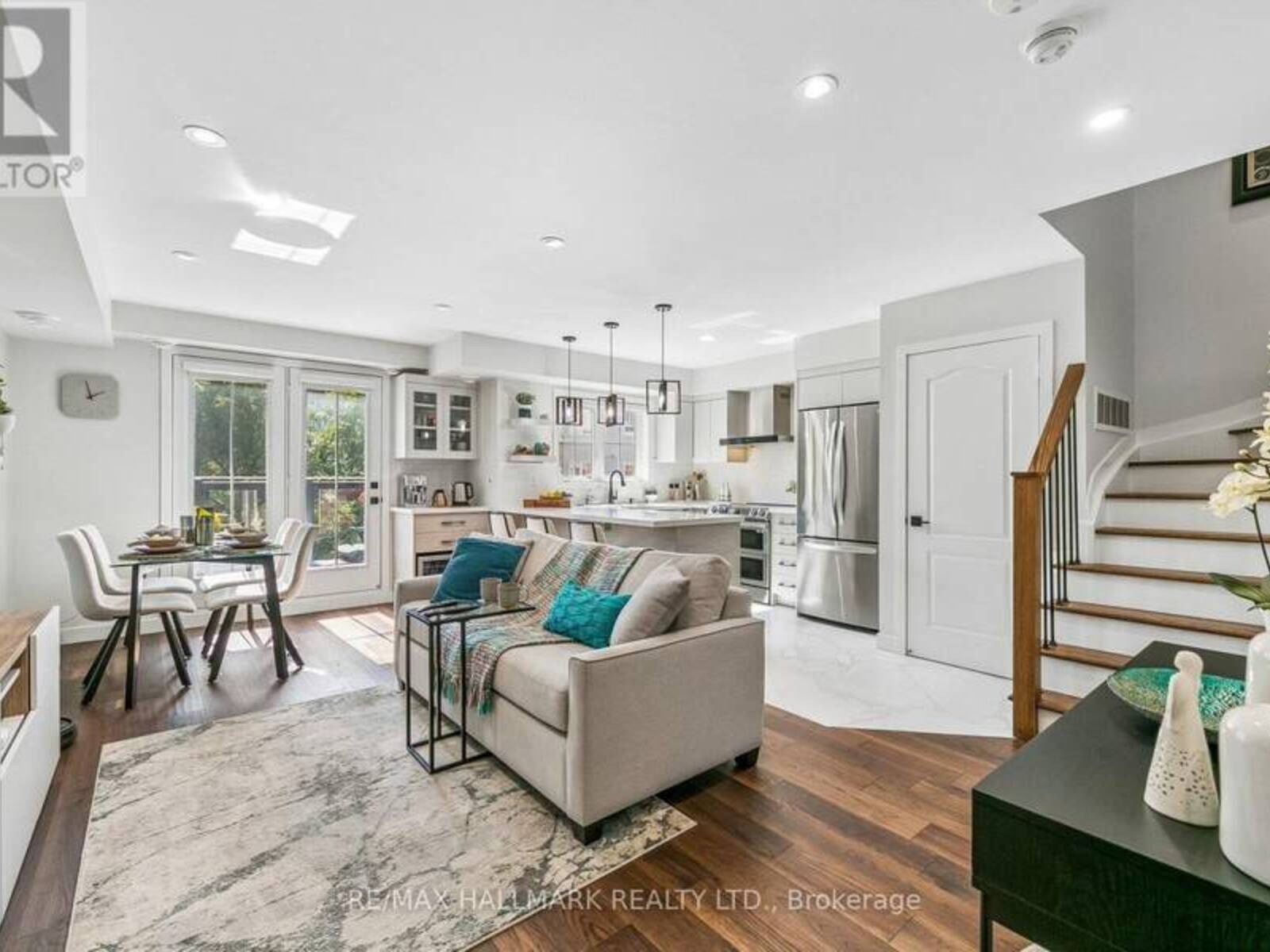 5 - 19 HAYS BOULEVARD, Oakville, Ontario L6H 0H8