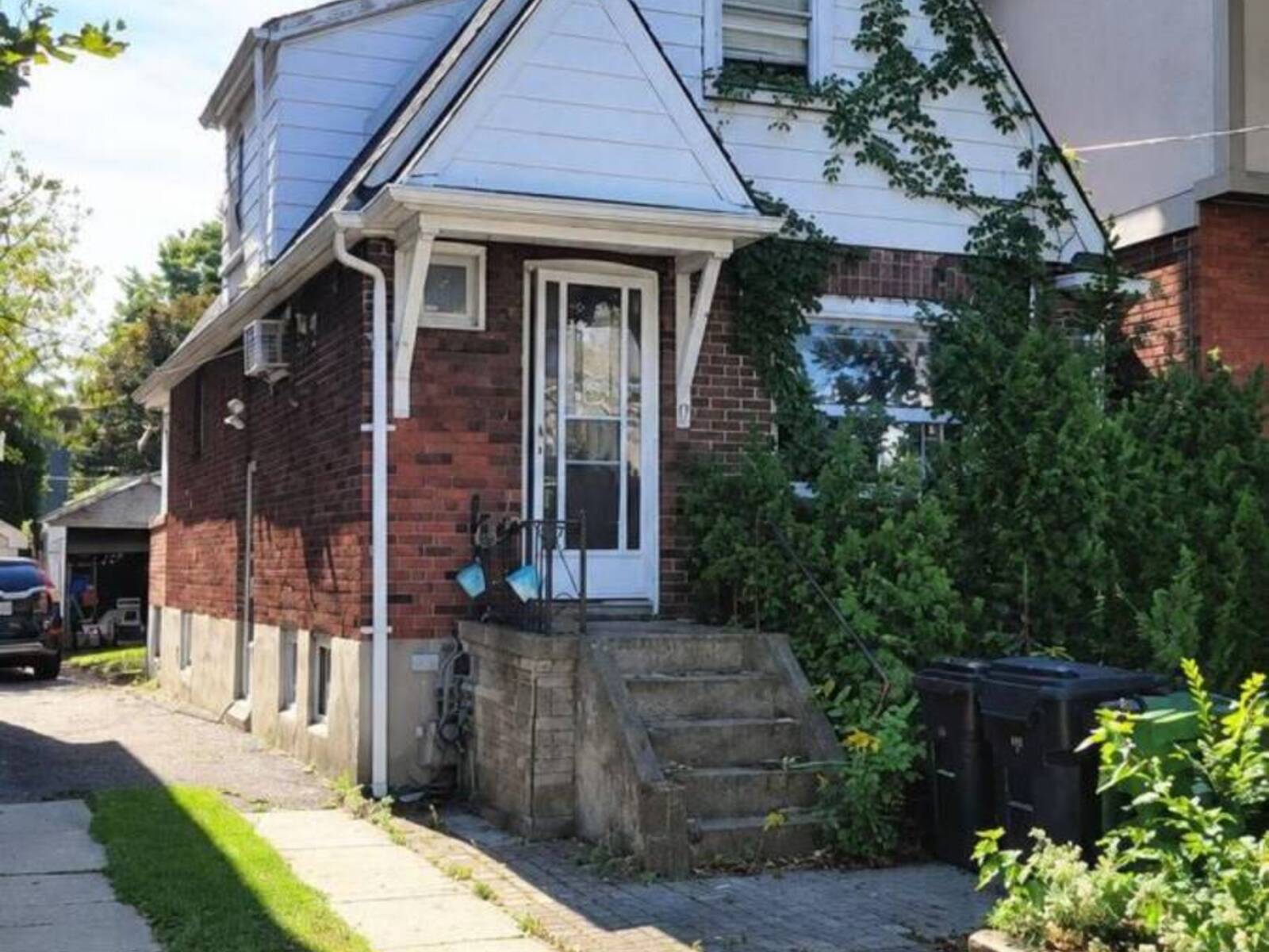 37 DEFOREST ROAD, Toronto, Ontario M6S 1J1