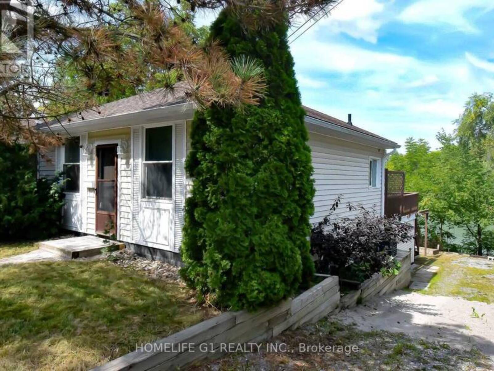54 RIVERSIDE DRIVE W, Welland, Ontario L3C 5E2