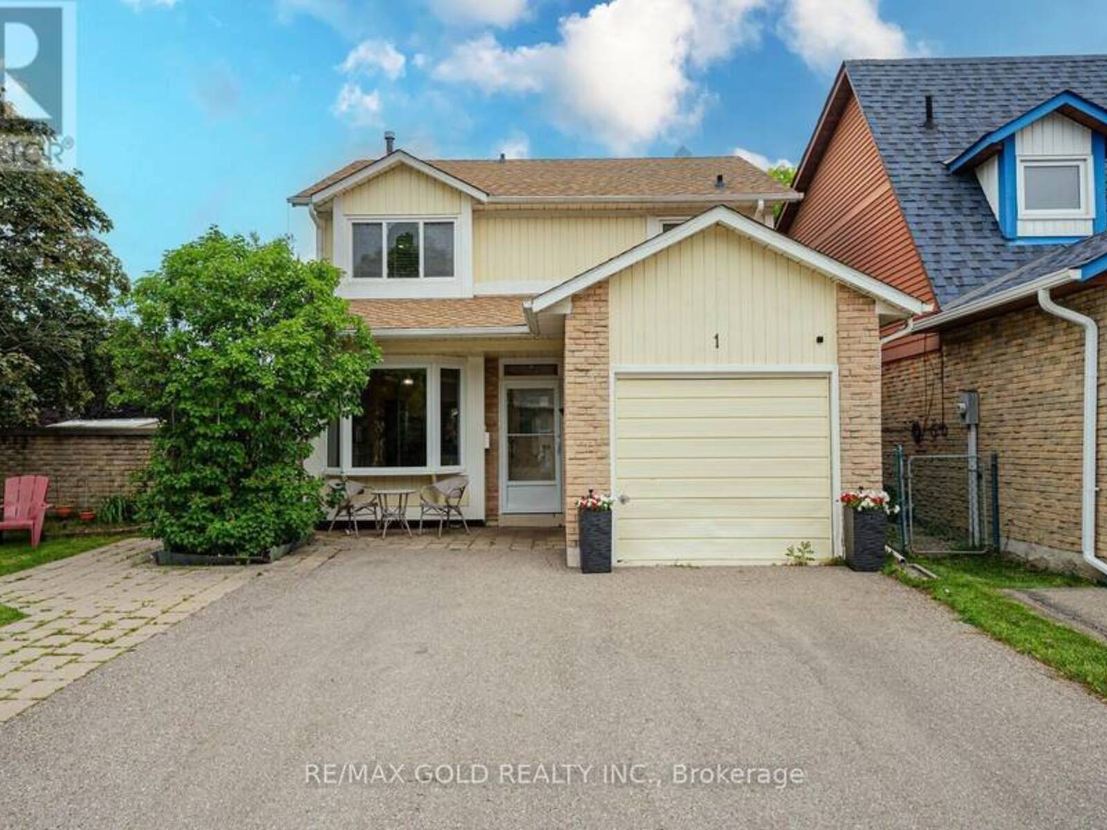 1 WOLVERTON CRESCENT, Brampton, Ontario L6S 3L1