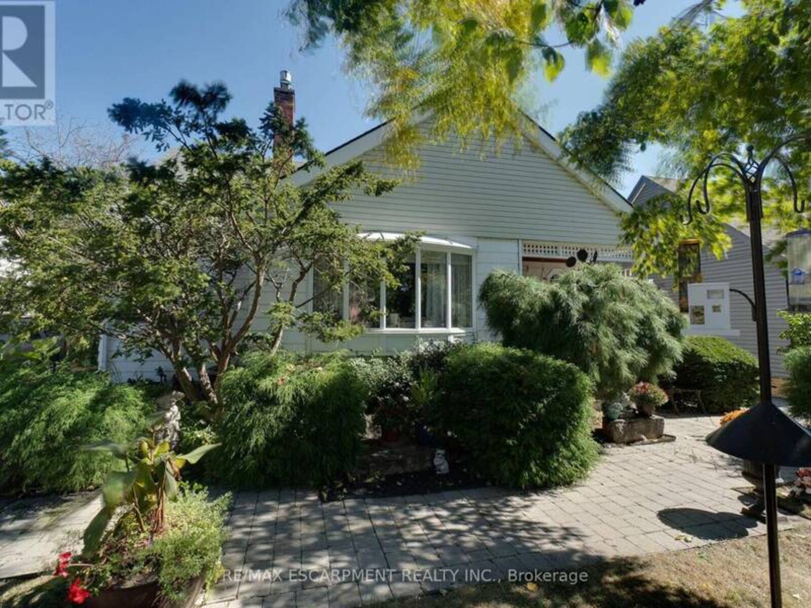 12 DON STREET, Dundas, Ontario L9H 4N9