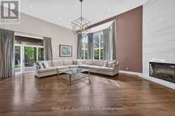 23 BRYSON DRIVE | Richmond Hill Ontario | Slide Image Sixteen