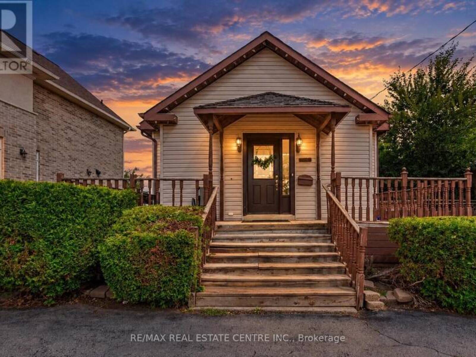 1423 SIXTH LINE, Oakville, Ontario L6H 1X6