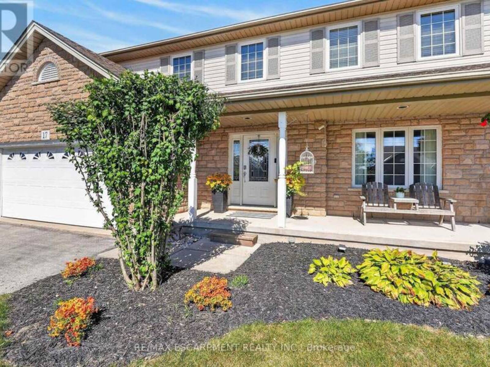 17 CHERRY AVENUE, Smithville, Ontario L0R 2A0