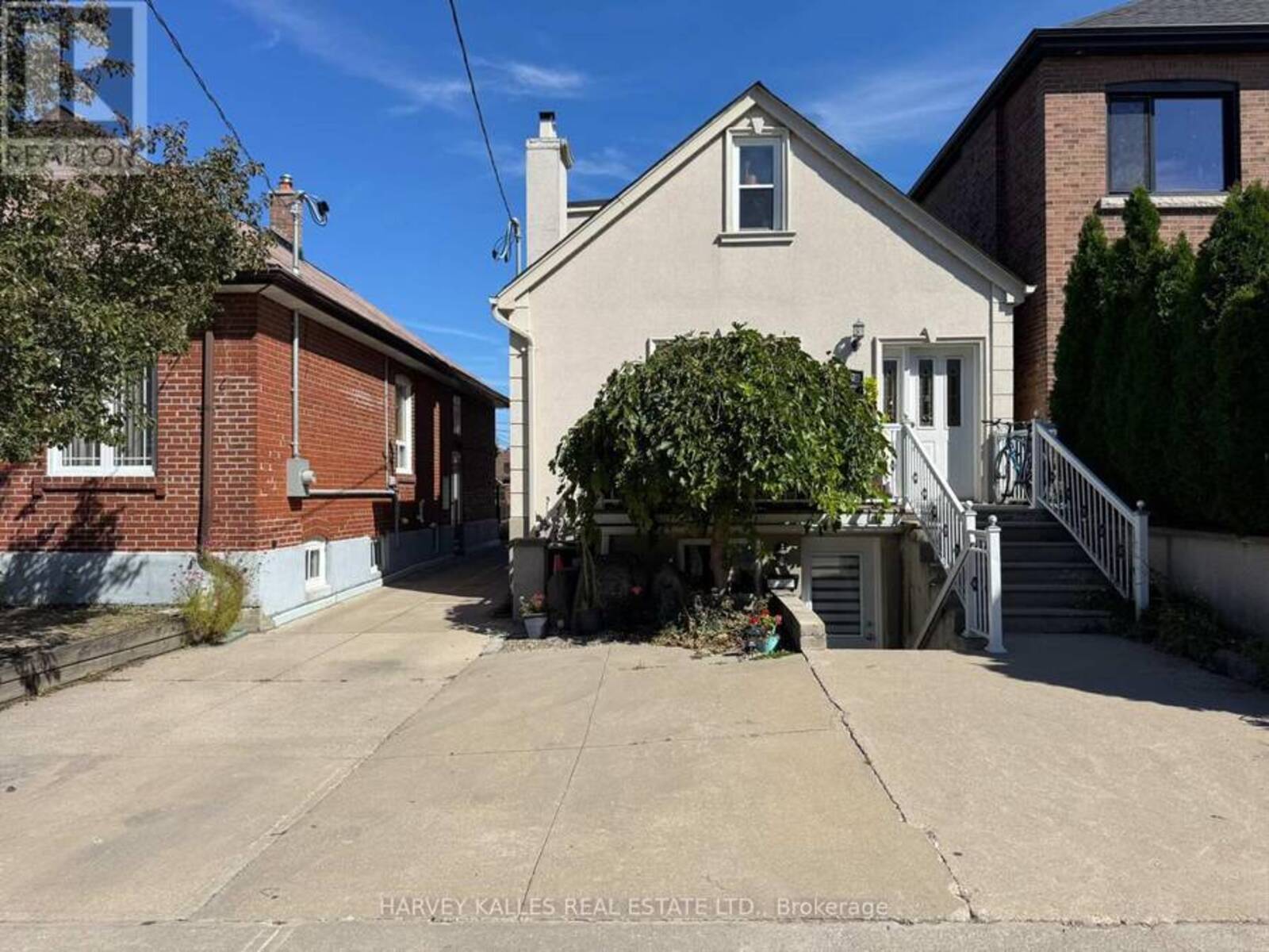 313 GLENHOLME AVENUE, Toronto, Ontario M6E 3E2