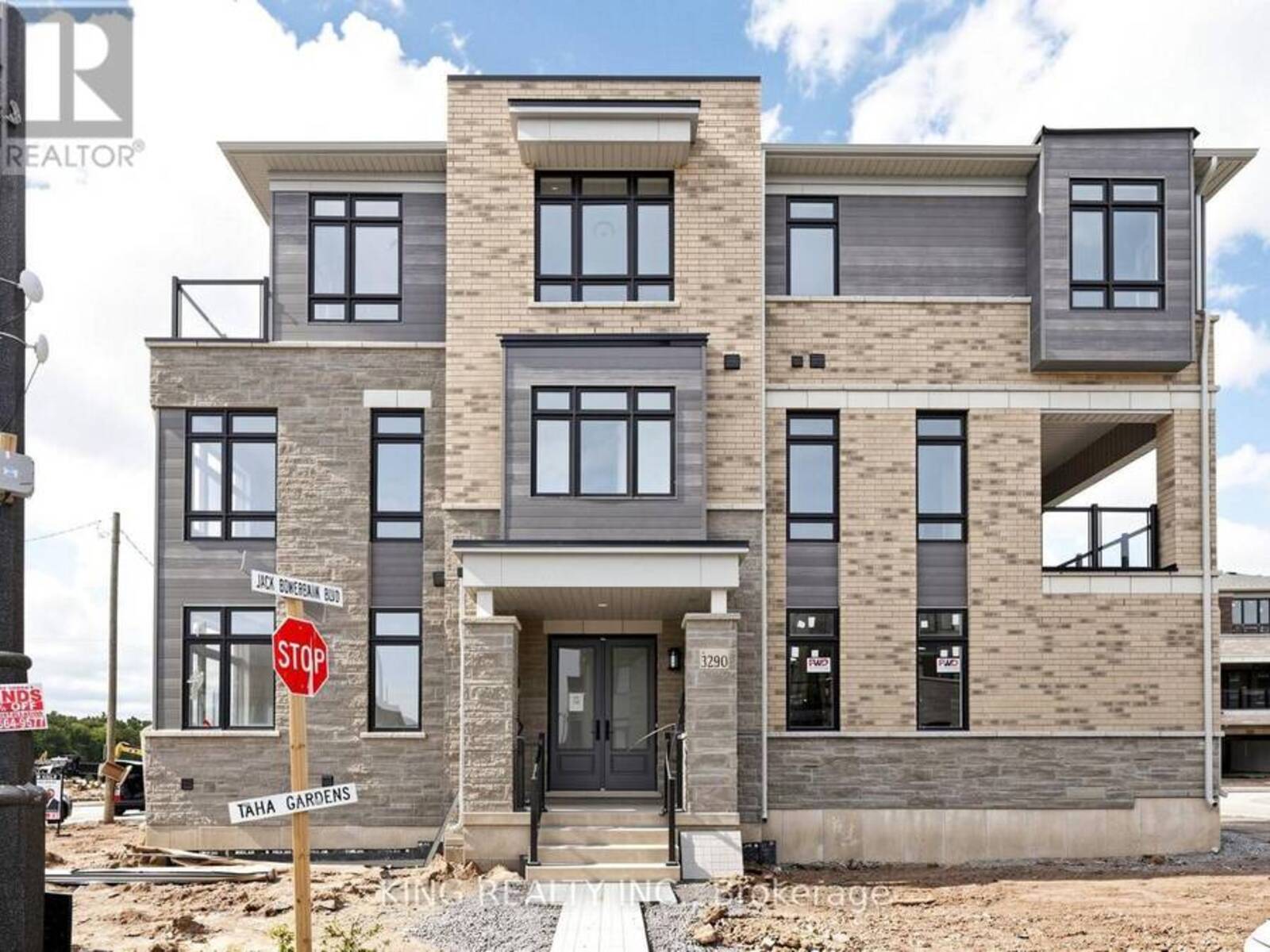 3290 TAHA GARDEN, Oakville, Ontario L6M 5R9