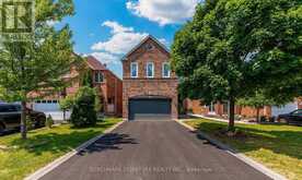 36 TWISTED OAK STREET | Brampton Ontario | Slide Image Two