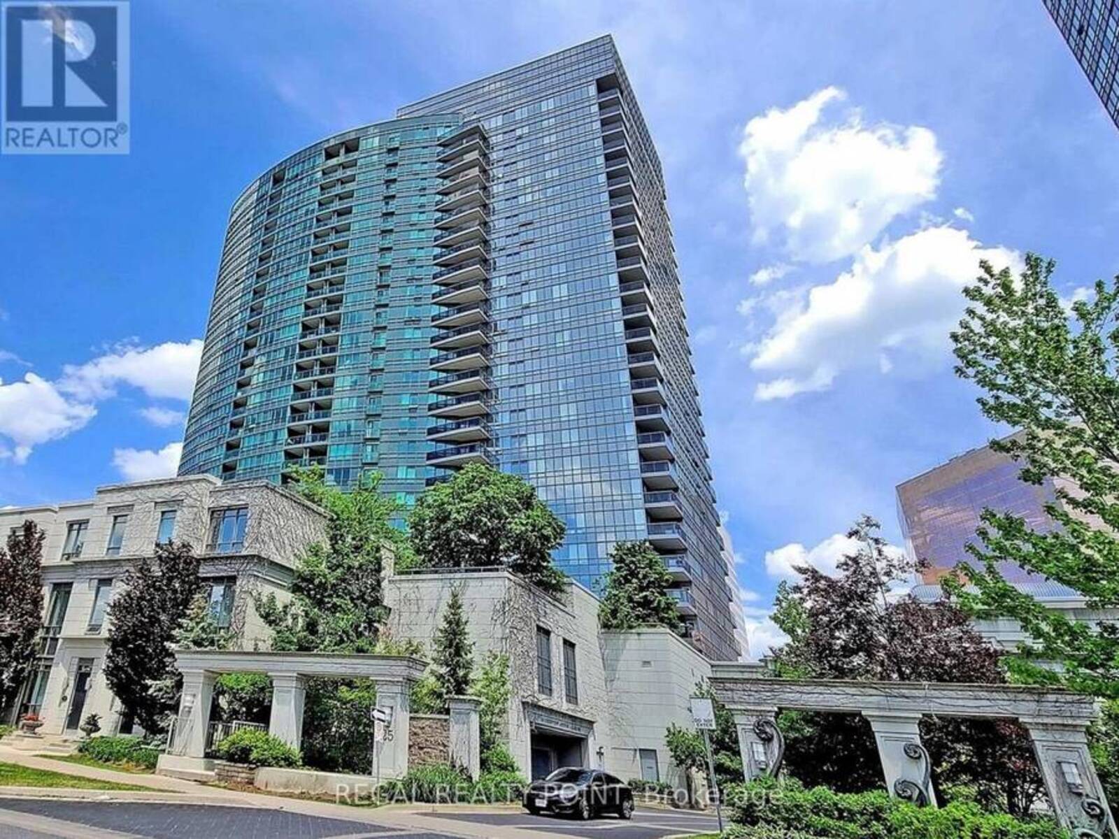 2118 - 25 GREENVIEW AVENUE, Toronto, Ontario M2M 1R2