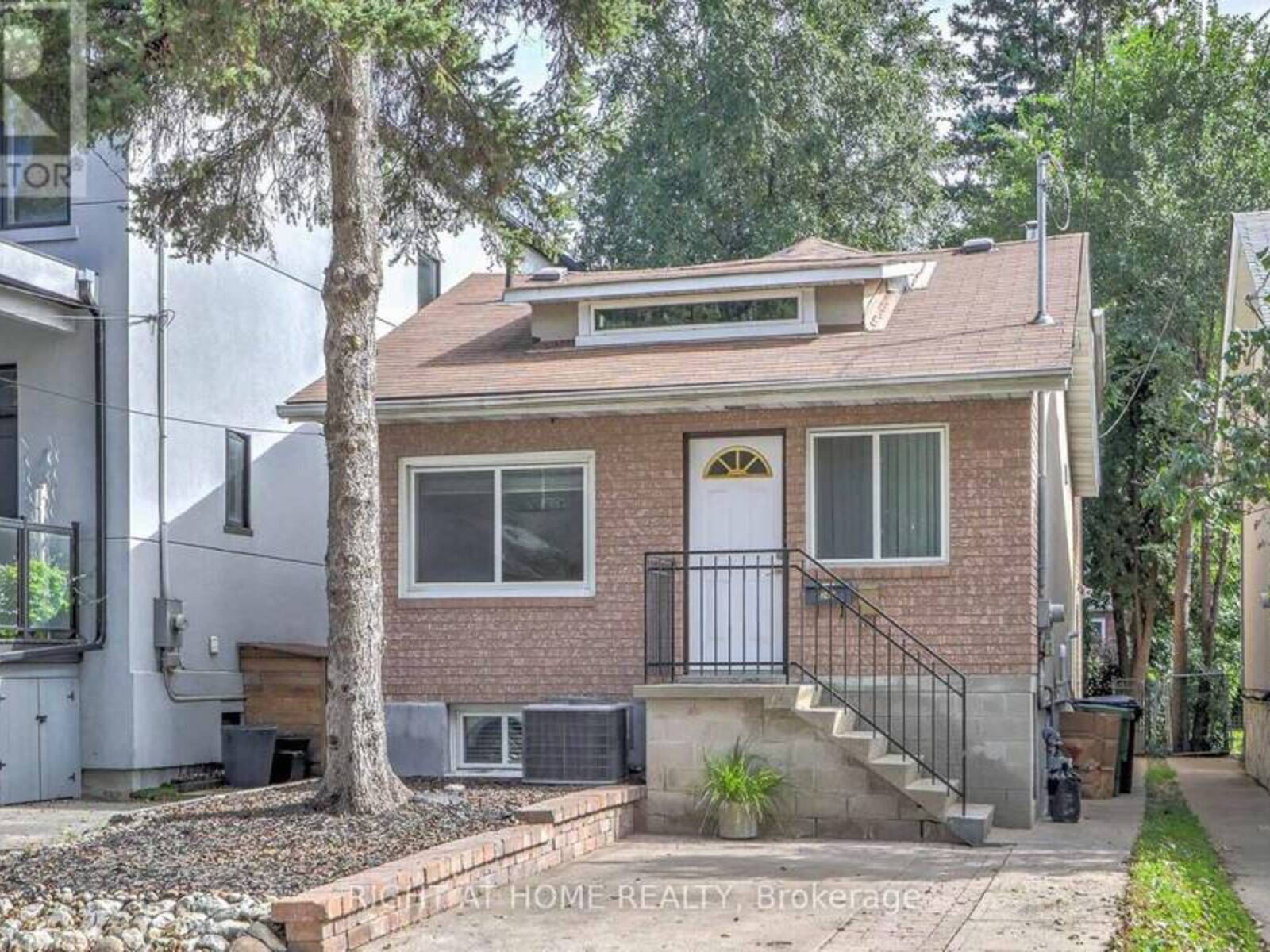 243 COLERIDGE AVENUE, Toronto, Ontario M4C 4J2