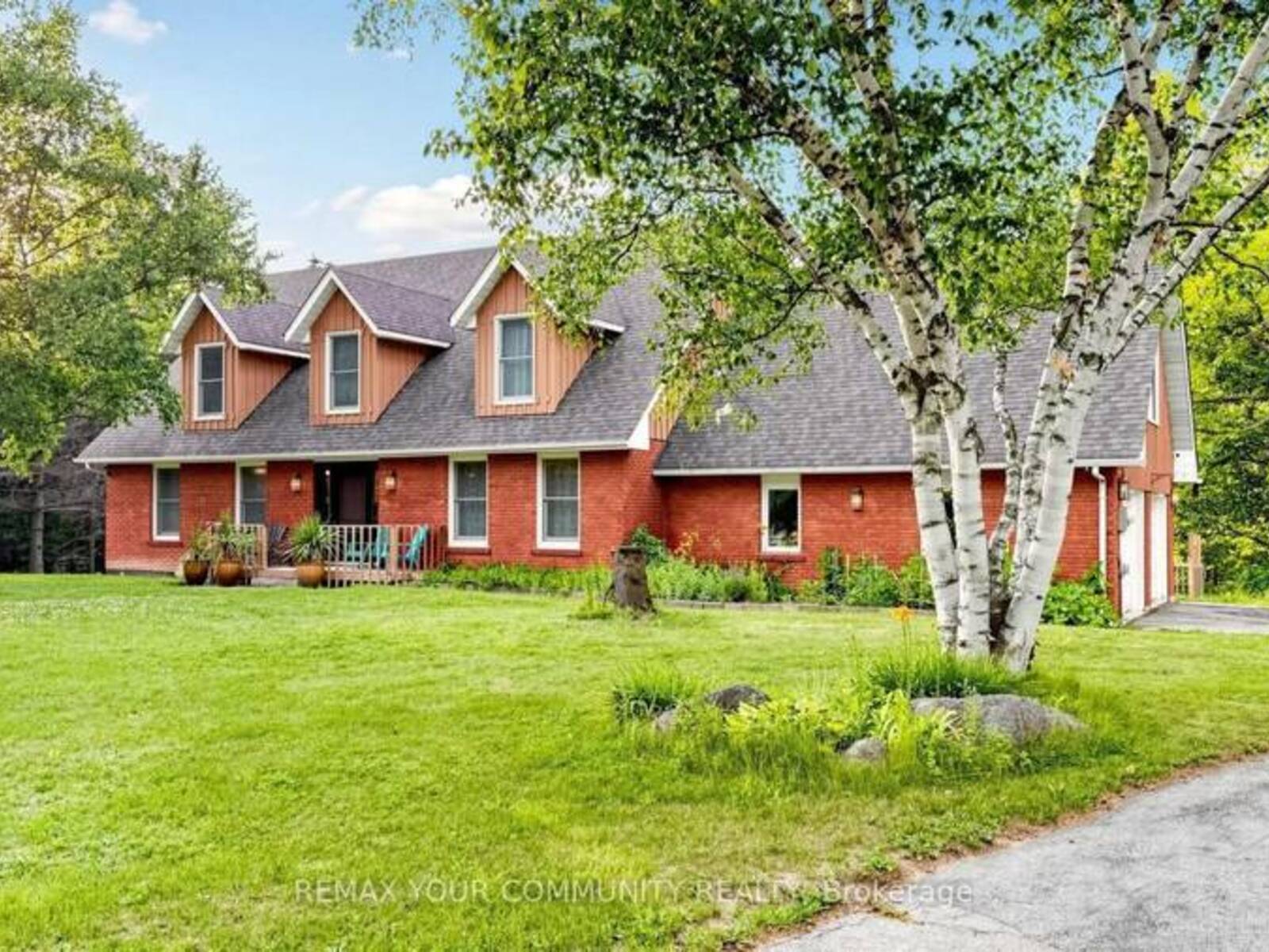 243 RIDGE ROAD, Aurora, Ontario L4G 0M3