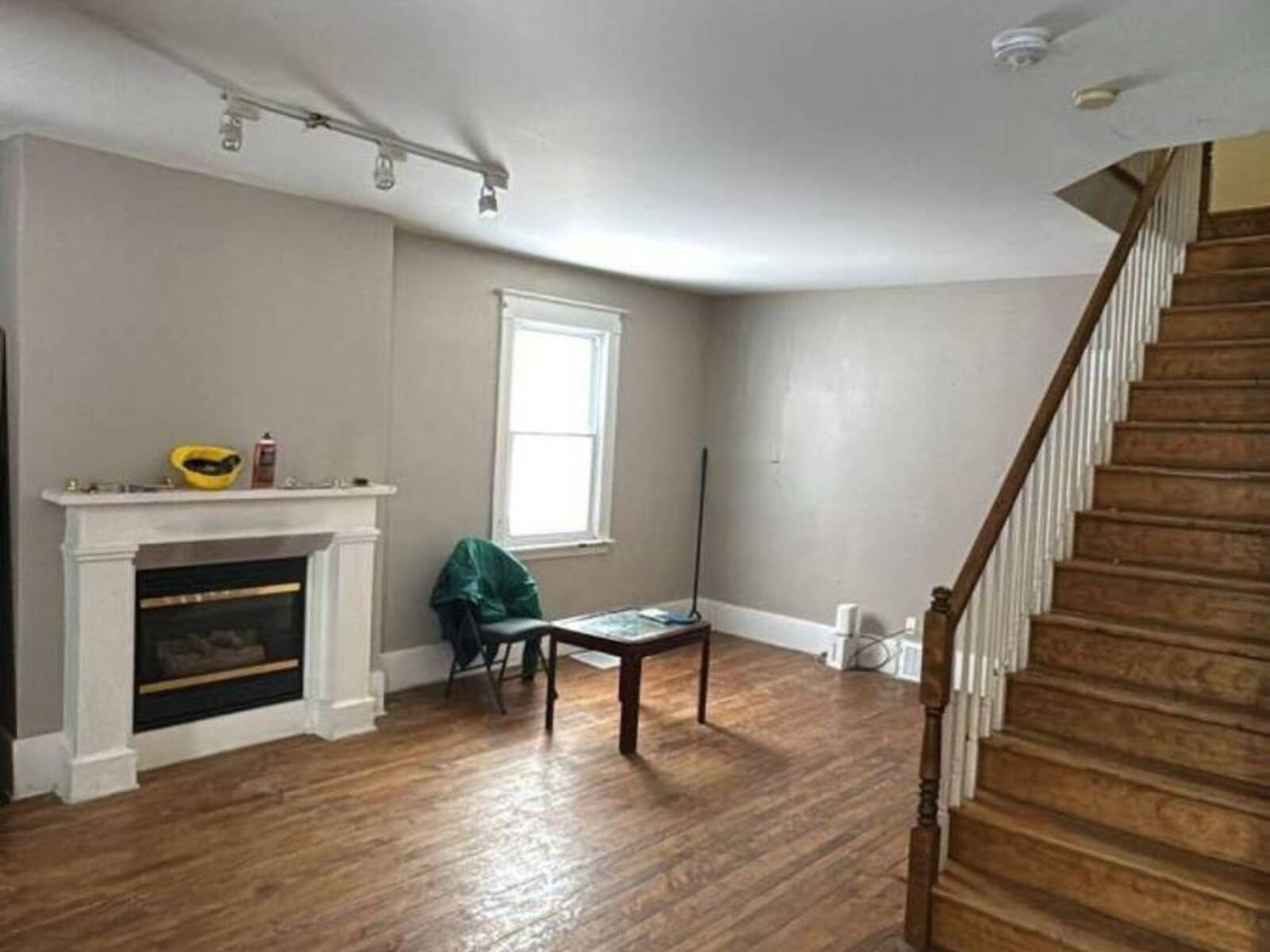 7 FAIRBAIRN STREET, Ottawa, Ontario K1S 1T2