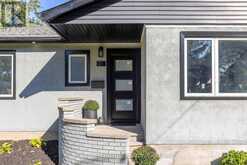 21 SILVERDALE DRIVE | St. Catharines Ontario | Slide Image Four