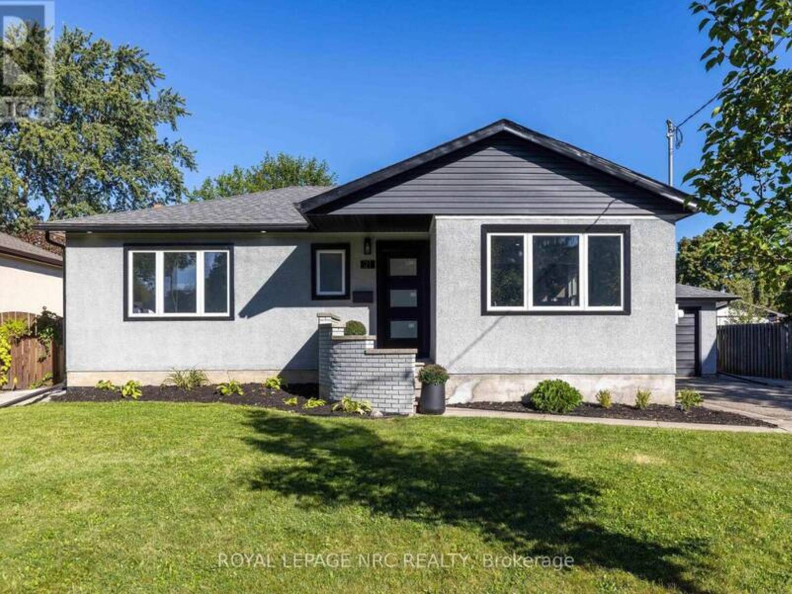 21 SILVERDALE DRIVE, St. Catharines, Ontario L2M 3M9